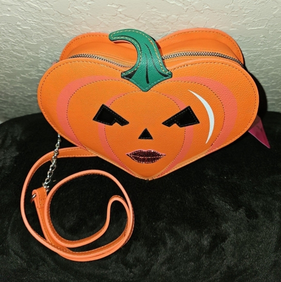🎃Betsy Johnson Heart Shaped Pumpkin 🎃 Face Crossbody Handbag - NWT Fall & Fun - Picture 8 of 16